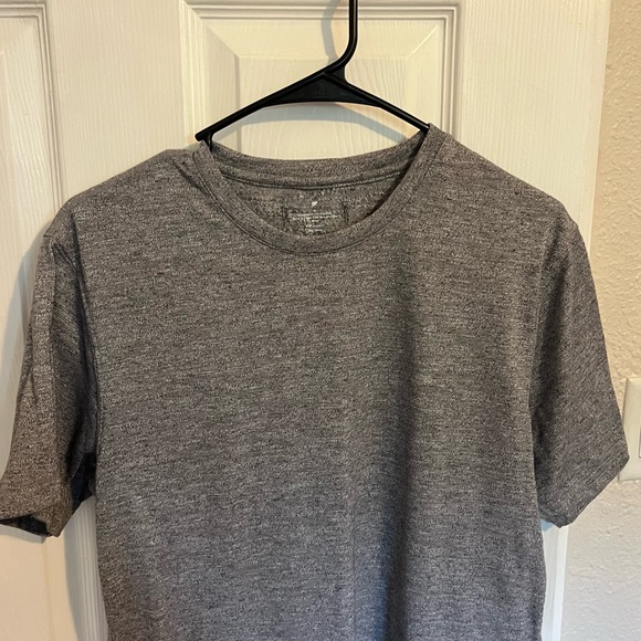 Mens Fabletics The Front Row Tee Shirt - Gray - Picture 3 of 7